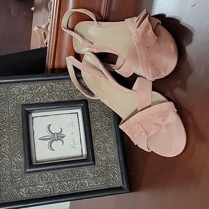 Ann Taylor Dinah Suede Kitten Heel